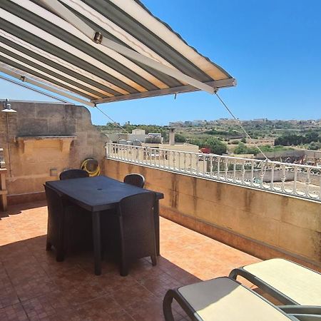 Ferienwohnung Il Bejta Penthouse Qala Exterior foto